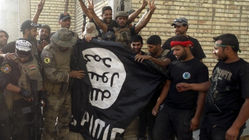 Шокиращо! Трима терористи от „Ислямска държава“ влязоха в спор за плячка и няма да повярвате какво се случи