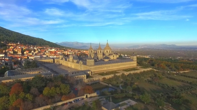 Една от най-популярните забележителности в околностите на Мадрид: Дворецът с 1860 зали (СНИМКИ)