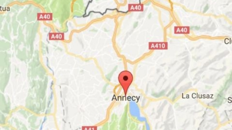 Тотален ужас във Франция! Шофьор се вряза нарочно в тълпа в Анси