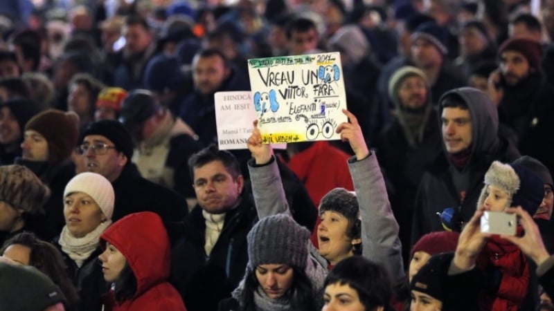 Над 200 хиляди излязоха днес на протест в цяла Румъния 
