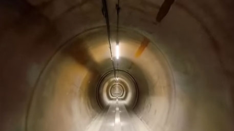 SpaceX показа как работи уникалния Hyperloop (ВИДЕО)