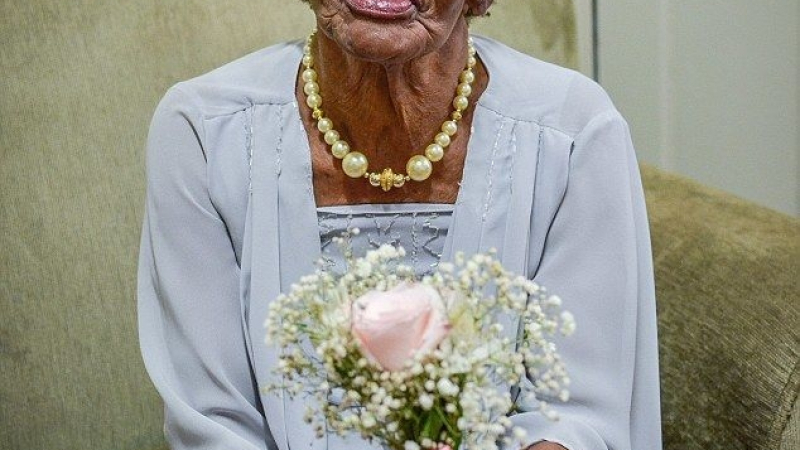 Вижте най-старата младоженка на света, баба стана булка на 106 години (СНИМКИ)