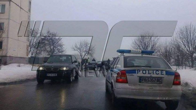 Тежка катастрофа в Пловдив! Линейка откара пострадал при автомеле (СНИМКА) 