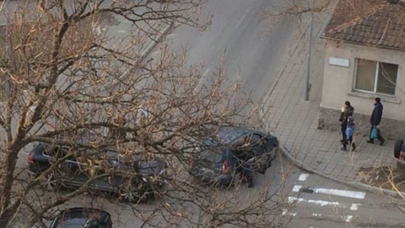Катастрофа във Варна! Джип и лека кола се блъснаха на кръстовище