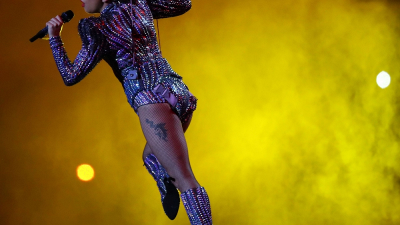 Зашеметяващо зрелище: 13-те минути, с които Лейди Гага взриви и сплоти Америка (СНИМКИ/ВИДЕО)