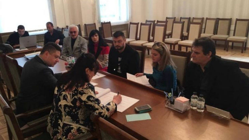 "Презареди България" се регистрира в ЦИК и постави комисията пред сложен казус