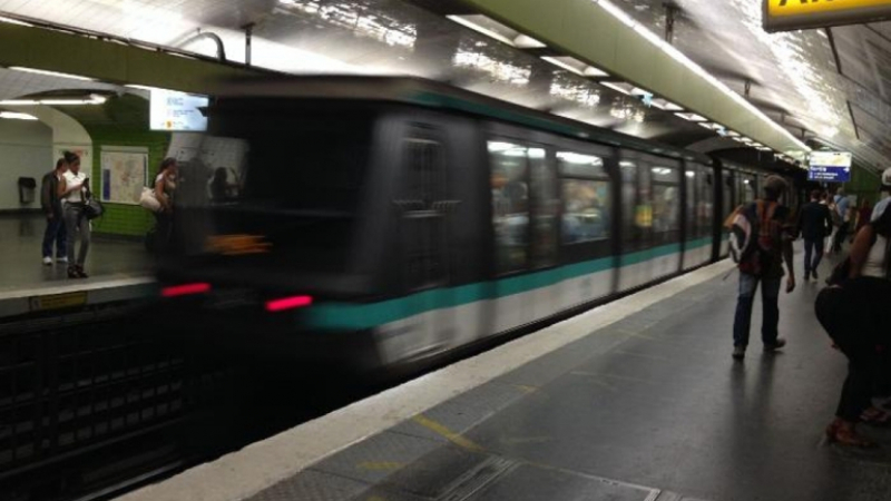 Електрическа повреда е нарушила движението на метрото в Париж