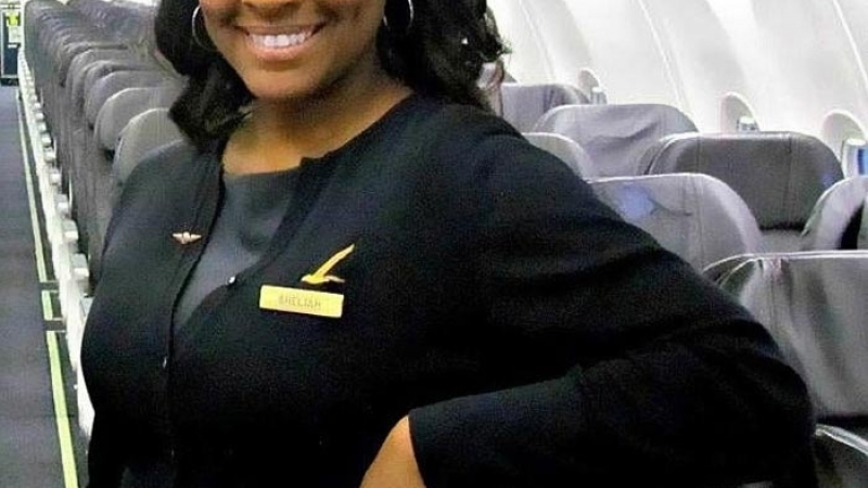 Тази стюардеса спаси момиче от сексуално робство, забелязвайки това, което никой друг не видя