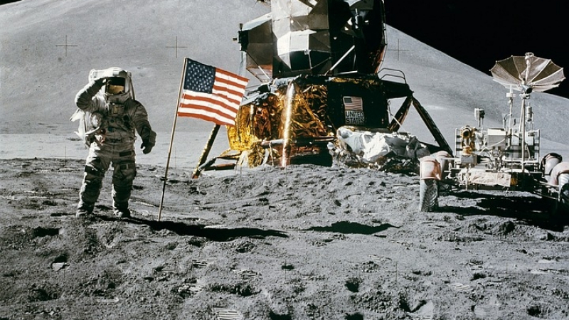 Изтекоха важни документи на НАСА! Вижте какво е наредил Тръмп за Луната