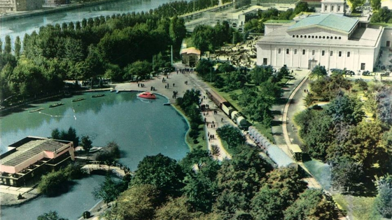 Уникална СНИМКА на Пловдив от 1962 г. показва едно от най-забавните места в града