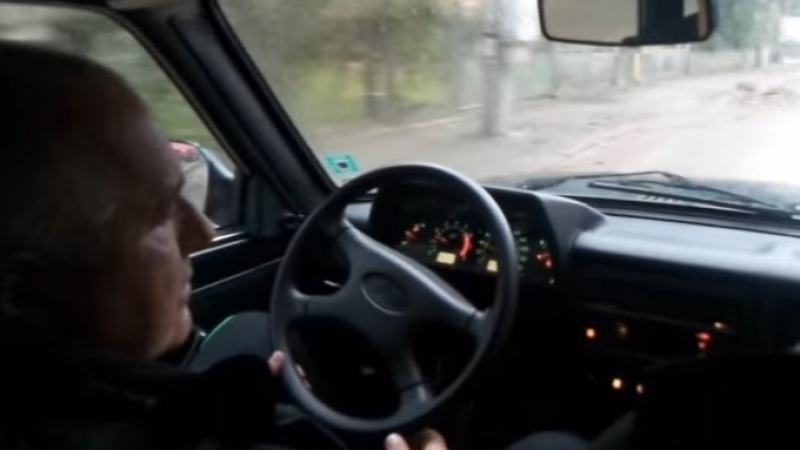Борисов изригна: Взимам си една „Нива”! Уникално ВИДЕО показа шофьорските умения на експремиера