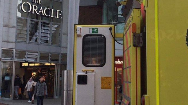Страшна трагедия с дете в лондонския мол Oracle Centre в Рединг