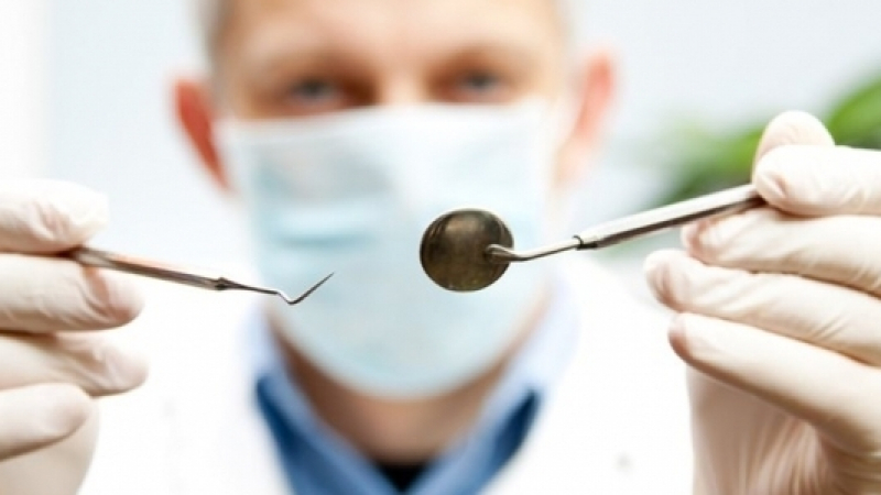 Зъболекар измисли интересен начин как да разсейва пациентите си (СНИМКА)
