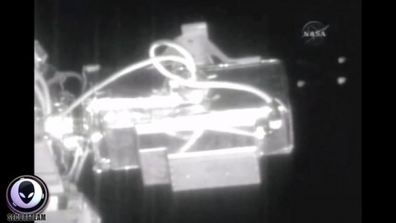Камера на НАСА засече НЛО, побързаха да потулят случая