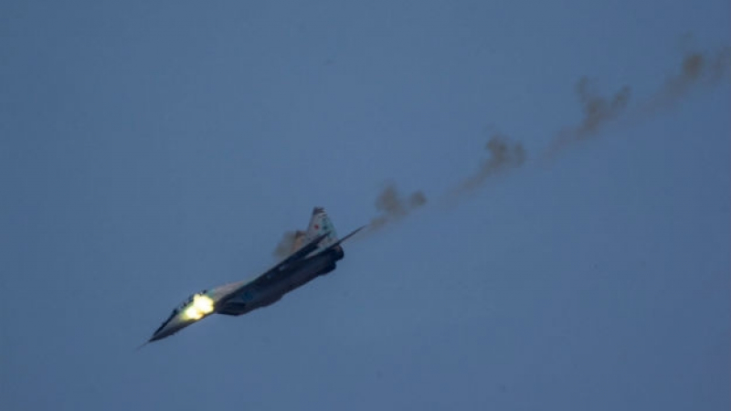 Изтребител МиГ-29 се разби на беларуско летище