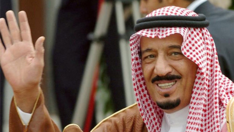 Кралят на Саудитска Арабия тръгва за Индонезия с 450 тона багаж  