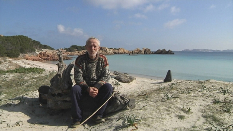 Вярвате или не: Този мъж е единственият жител на самотен остров (СНИМКИ/ВИДЕО)
