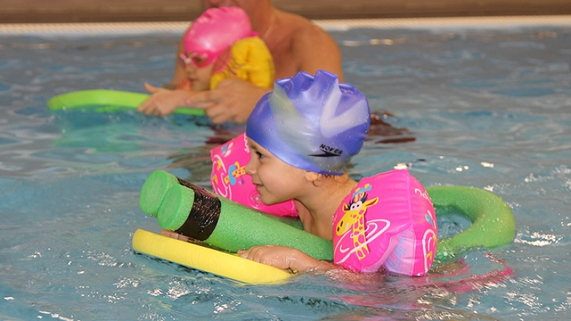 Осигурете на детето си здраве и спокойствие чрез плуване!