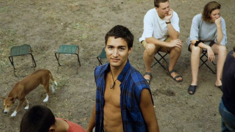Канадският премиер взриви женската част в нета с тези секси СНИМКИ (18+) от младините му 
