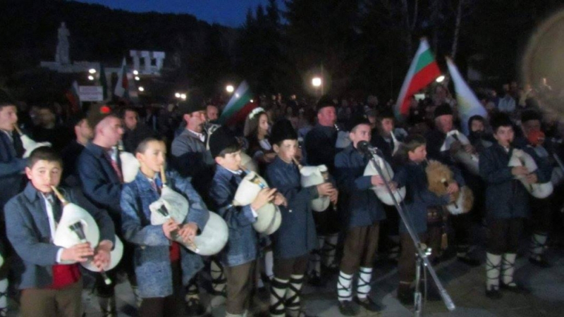 От този звук ще настръхнете: Такова изпълнение на българския химн не сте чували (СНИМКИ/ВИДЕО)