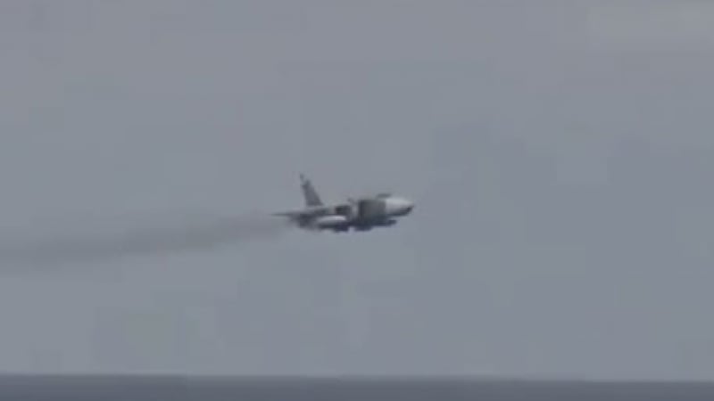 ВИДЕО от "опасните маневри" на Су-24 над разрушителя на САЩ Porter в Черно море