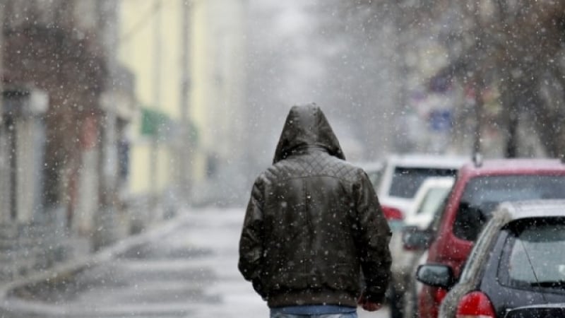 Синоптици алармират: Зимата се завръща, днес се очаква сняг