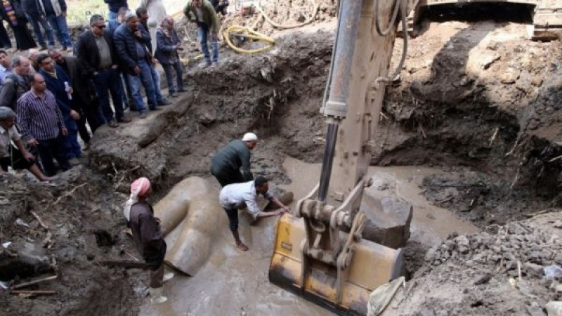 Уникална находка! Археолози откриха 8-метрова статуя на Рамзес II в Кайро (СНИМКИ)