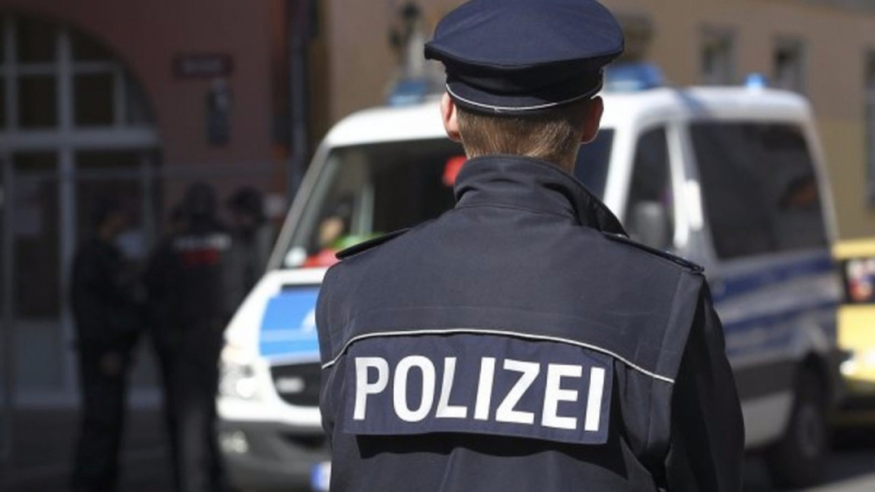 Мъжът, нападнал хора в Дюселдорф с брадва, е настанен в лудница