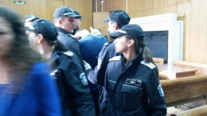 Двойният касапин от Пазарджик, накълцал 70-годишни съпрузи, се връща в следствения арест