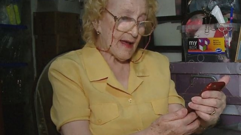 Тази 90-годишна жена от Буенос Айрес шашна интернет (ВИДЕО)