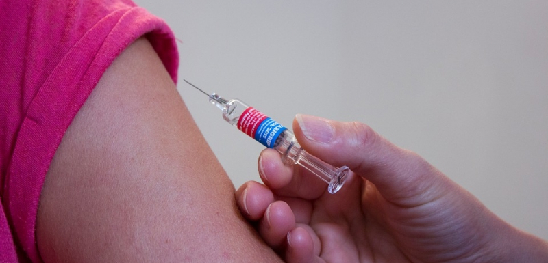 Кои са най-честите и опасни странични реакции от К-19 ваксините