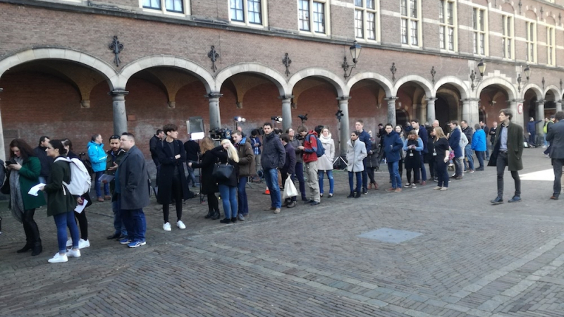 Изборите в Холандия: Избирателната активност може да удари 80%, на места вече е 105%  