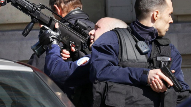Френската полиция съобщи подробности за експлозията в сградата на МВФ (СНИМКИ)