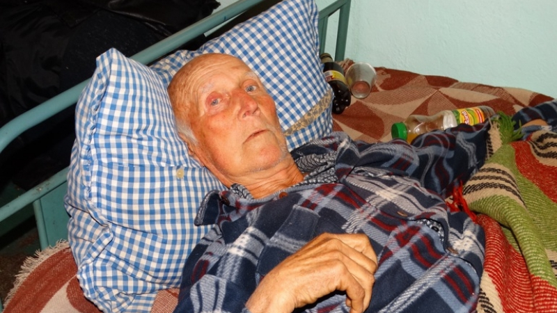 Трагедия: 73-годишен дядо гасне, няма 1900 лева за златен пирон