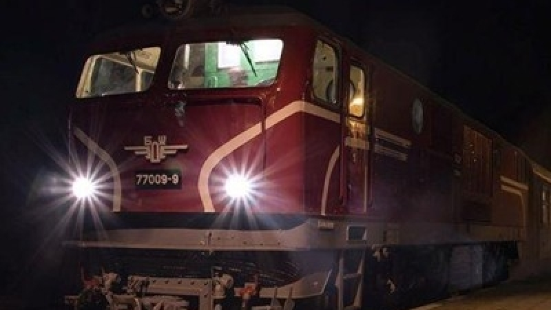 Зловещ инцидент: Влак помете човек край Айтос