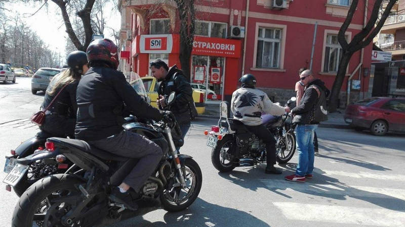 1500 рокери с мощни мотори разцепиха Пловдив за Първа пролет (СНИМКИ)
