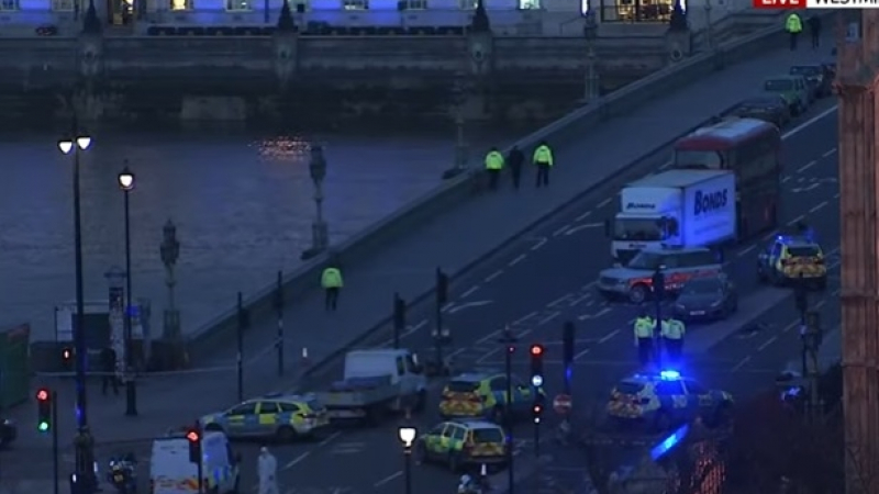 Белезници: Арестуваха заподозрян за ужаса в Лондон
