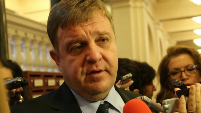 Министър Каракачанов: Трябва да говорим за минимум 100% увеличение на заплатите на военните