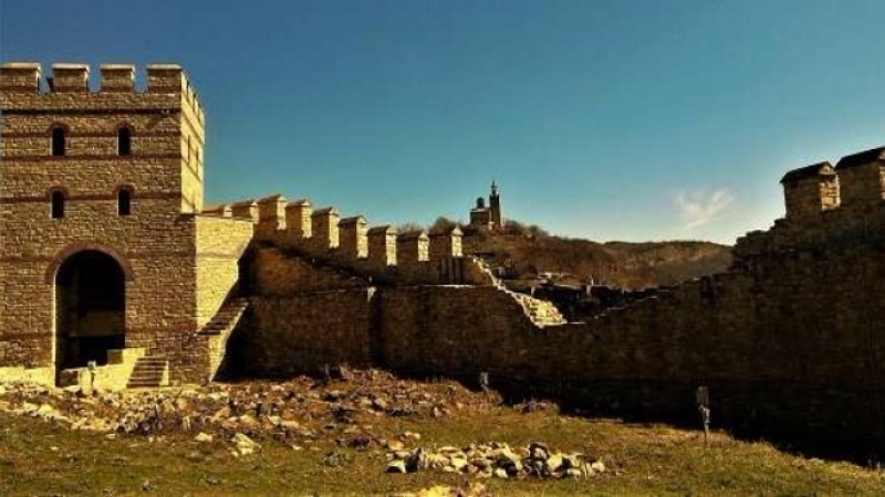 Отвориха крепостта Трапезица за туристи