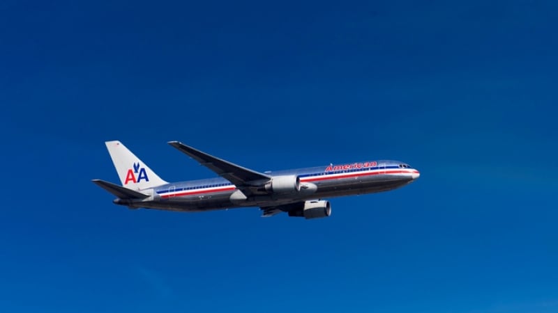 Ужас в небето! Пилот на American Airlines почина при кацане