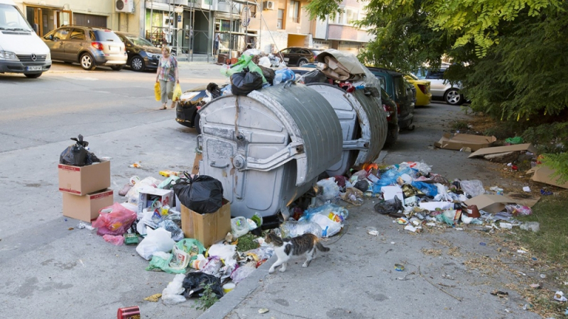 Събират боклук от врата на врата в пловдивски квартал 