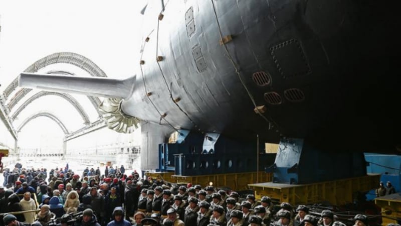 Руският подводен флот прие най-модерната си подводница – тя е нещо невиждано! (ВИДЕО)