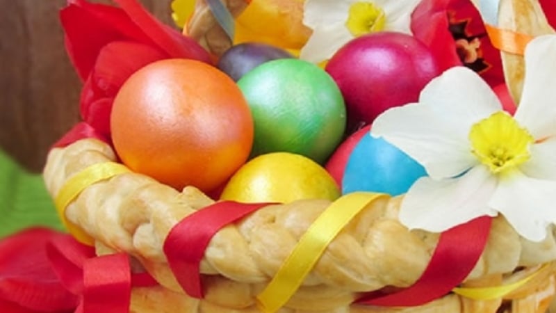 Както традицията повелява: Ще боядисвате яйцата днес? Първите две задължително са в червено