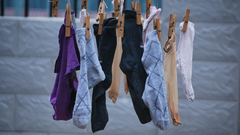 Блян за фетишистите: Стюардеси забогатяват, продавайки мръсните си чорапи	