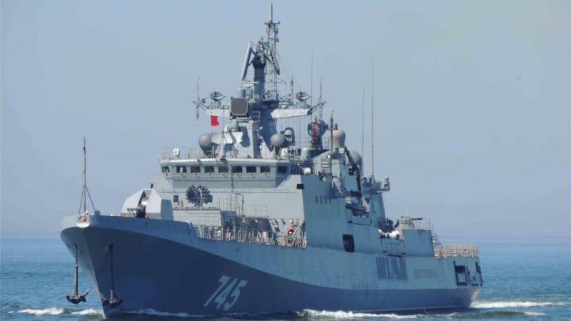 Опасно сближаване! „Адмирал Григорович” тръгна към американските кораби с „Калибри” на борда (СНИМКИ)