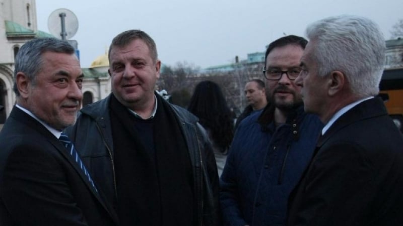 Каракачанов и Горанов с първи думи след вече 4-часовите преговори за кабинет! Все още има спорни теми за ГЕРБ и Патриотите