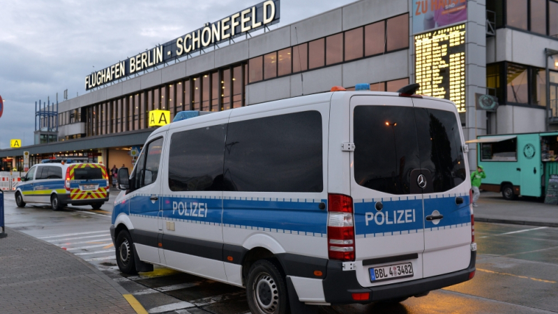 Евакуират берлинското летище „Шьонефелд“ 