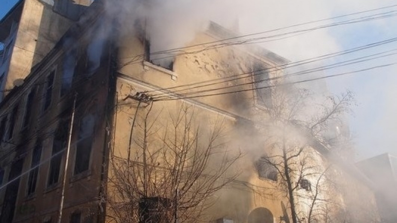 ЧСИ иска хиляди за изгоряла и потенциално опасна сграда 