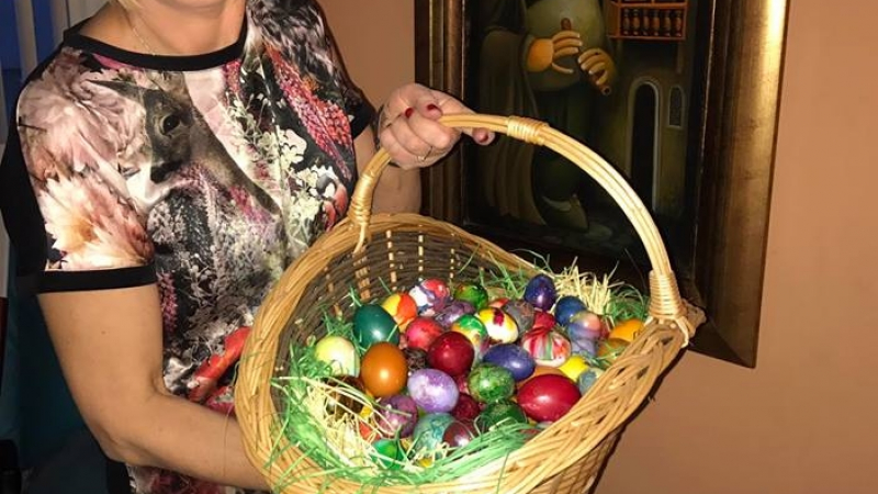 Мая Манолова се похвали с яйцата си (СНИМКИ) 