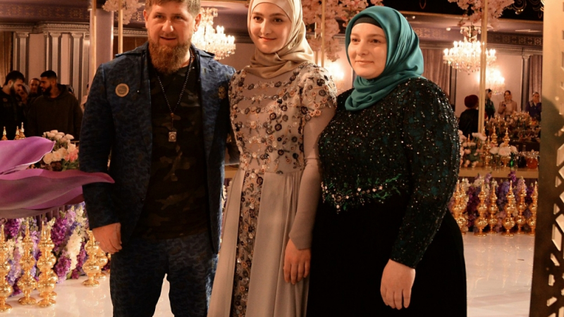 Рамзан Кадиров омъжи най-голямата си дъщеря за 19-годишен сирак